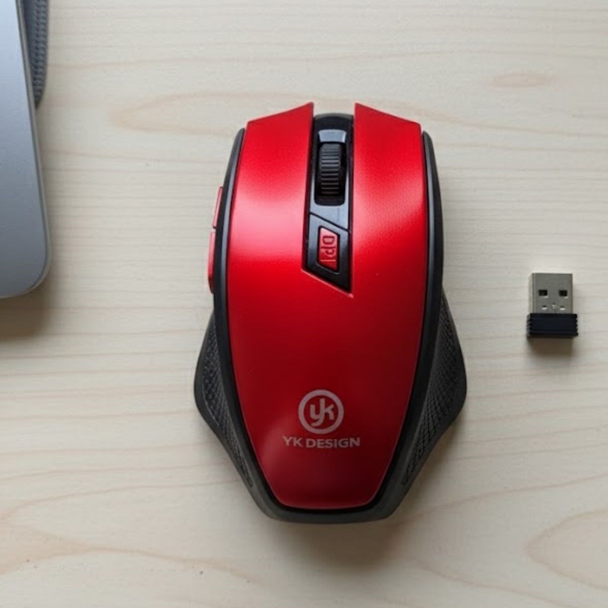 Kırmızı Renkli Baş Parmak Destekli Ergonomik Sessiz Kablosuz Mouse – USB Alıcılı, Ofis ve Oyun İçin Konforlu Bilgisayar Faresi MS6300