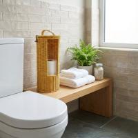 Askılı Plastik Rattan Tuvalet Kâğıdı Standı – Hasır Görünümlü, Kapaklı, Yedekli WC Kâğıtlık, Banyo ve Tuvalet İçin Dekoratif Organizer