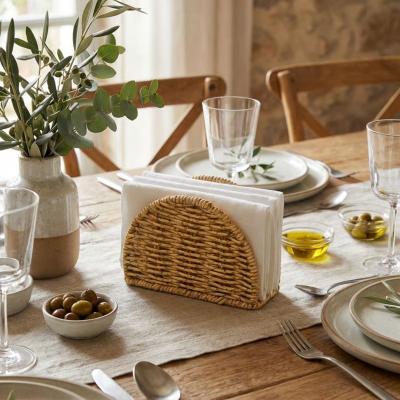 Dekoratif Plastik Rattan Yarım Yuvarlak Peçetelik–Doğal Hasır Dokulu Masaüstü Peçete Standı
