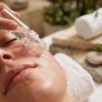 Mikro İğne 64’lü Cilt Bakım Serumu – Yüz ve Boyun için Anti-Aging, Gözenek Sıkılaştırıcı Serum
