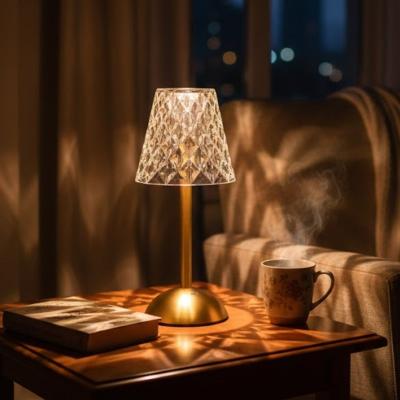 Uzun Klasik Şeffaf Baklava Model LED Masa Lambası – Dokunmatik, 3 Renk Işık Modlu, Şarjlı Dekoratif Gece Lambası