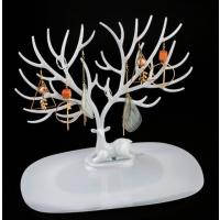 Beyaz Geyik Tasarımlı Takı Mücevher Standı