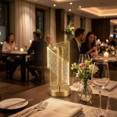 Çapraz Kavisli Kristal Simli LED Masa Lambası – Gold Gövdeli, Dokunmatik, 3 Kademe Işık Ayarlı Şarjlı Dekoratif Lamba