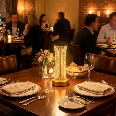 İki Yandan Kavisli Silindirik Çizgi Model Kristal LED Masa Lambası – Dokunmatik, 3 Renk Işık Modlu, Şarjlı Dekoratif Gece Lambası