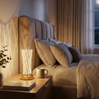 Silindirik Kristal Çizgi Model LED Masa Lambası – Gold Tabanlı, Dokunmatik, 3 Renk Işık Modlu, Şarjlı Modern Dekoratif Gece Lambası